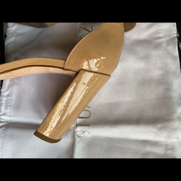 Stuart Weitzman | Walkaway Leather Heels - Picture 8 of 11